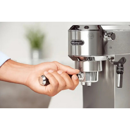 Кавоварка Delonghi EC 685 M Dedica