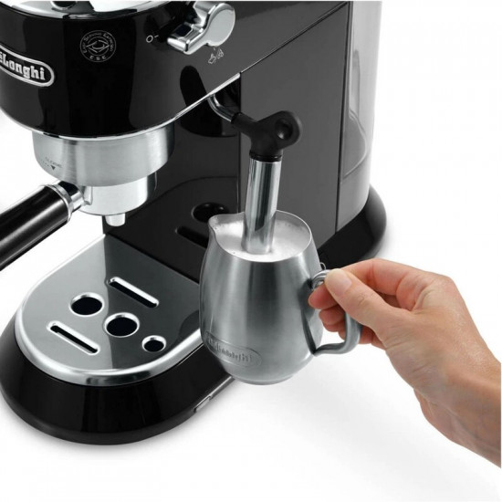 Кавоварка ріжкова Delonghi EC 685.BK Dedica