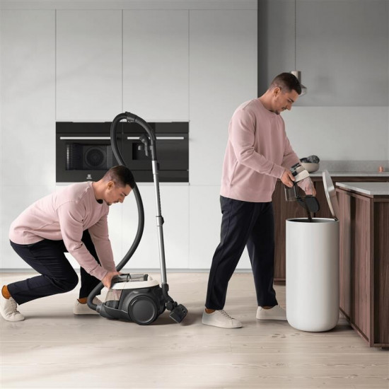 Пилосос Electrolux EL61H4SW