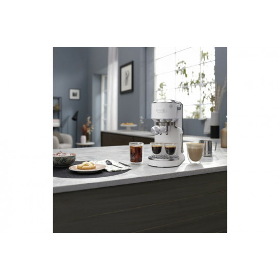 Кавоварка рожкова Delonghi EC 890.WI