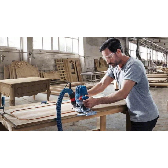 Фрезер Bosch Professional GOF 130 (0.601.6B7.000)