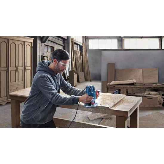 Фрезер Bosch Professional GOF 130 (0.601.6B7.000)